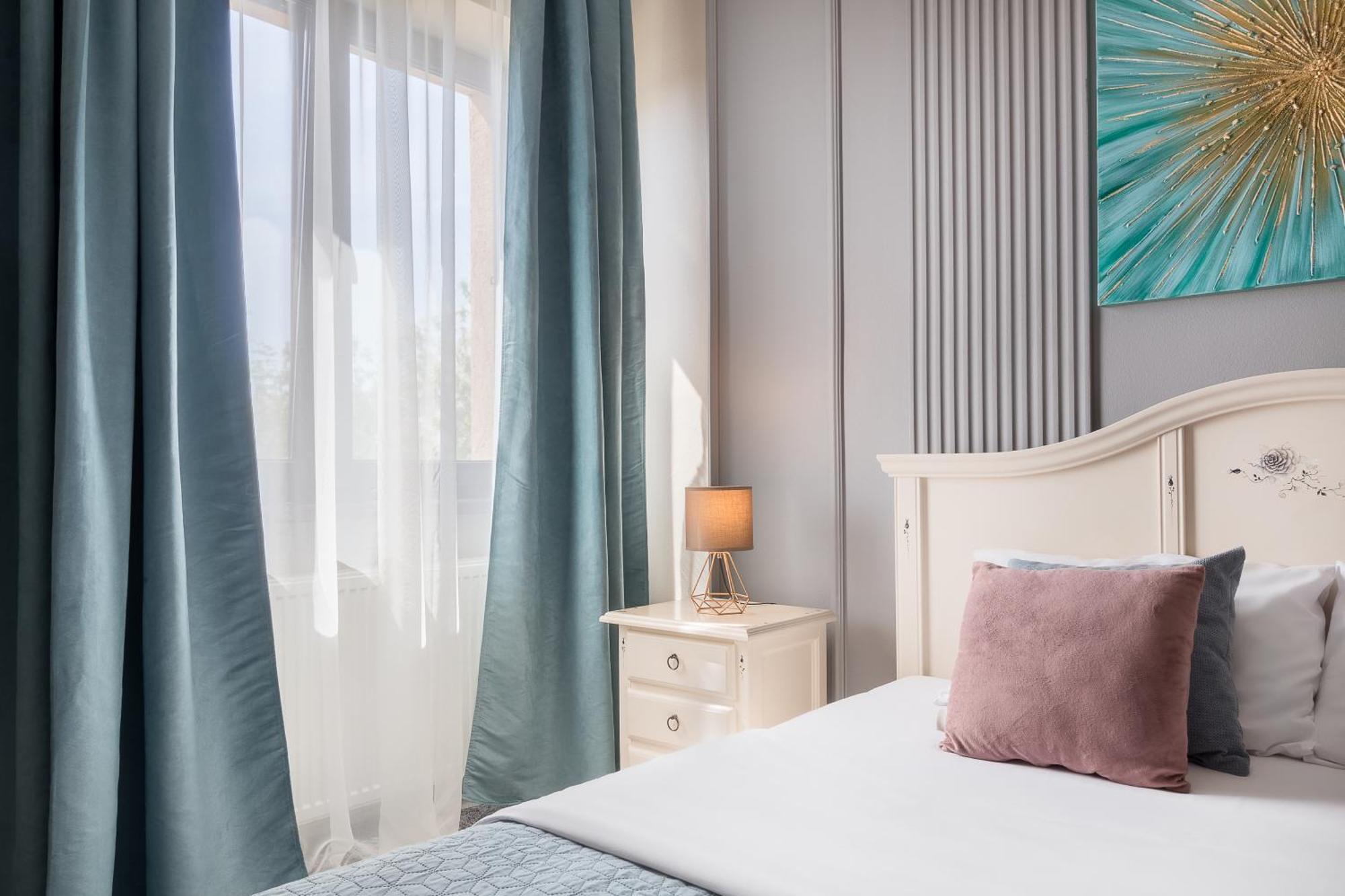 Moonlight Central Apartments Oradea Eksteriør billede